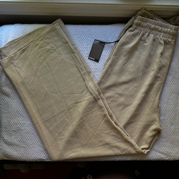 Devoted Wide leg pants - Picture 2 of 3